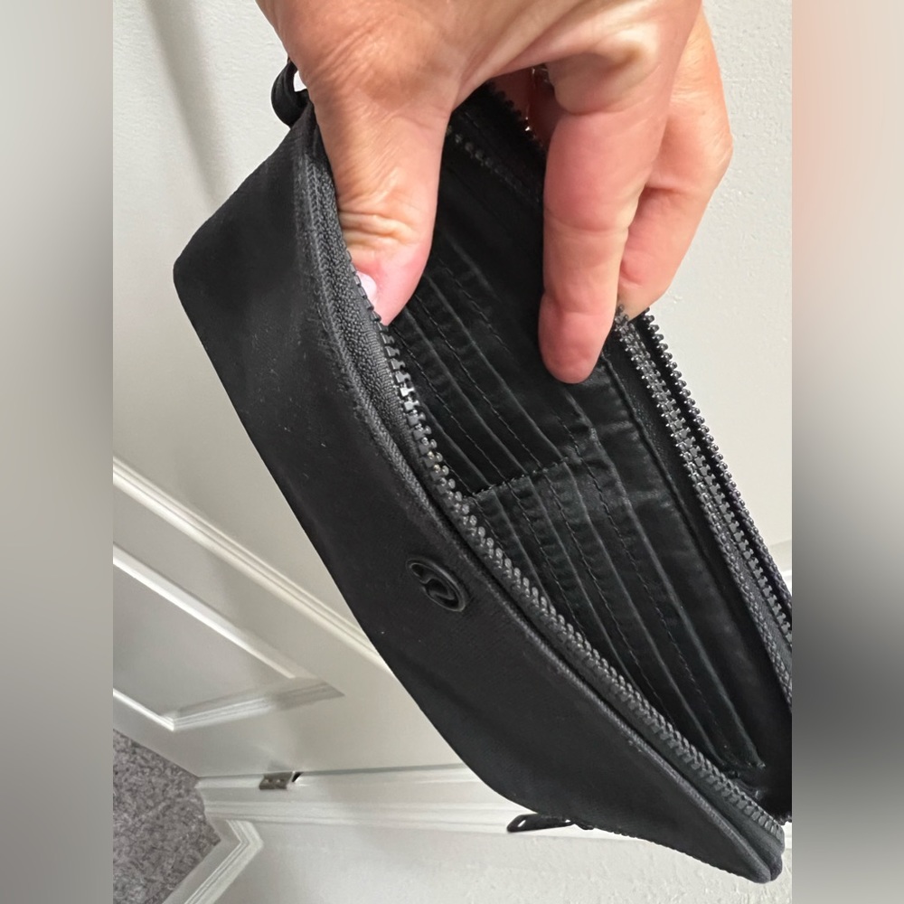 Lululemon black canvas wallet wristlet